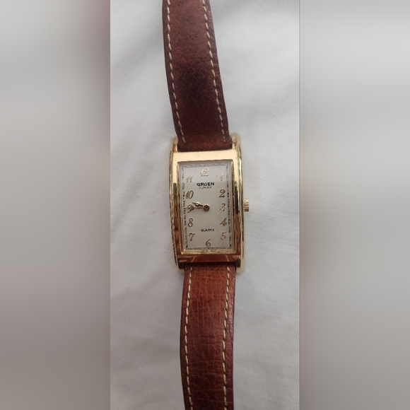 Gruen Accessories - VTG GRUEN CURVEX / SUPER RARE / CREAM DIAL / QUARTZ